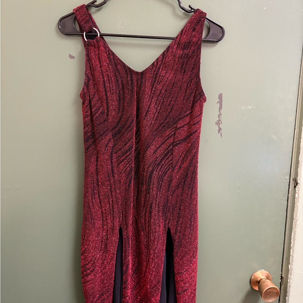 Elegant Red Sleeveless Dress